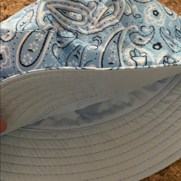 **WHOLESALE** Reversible Kids Bucket Hats - Picture 7 of 10